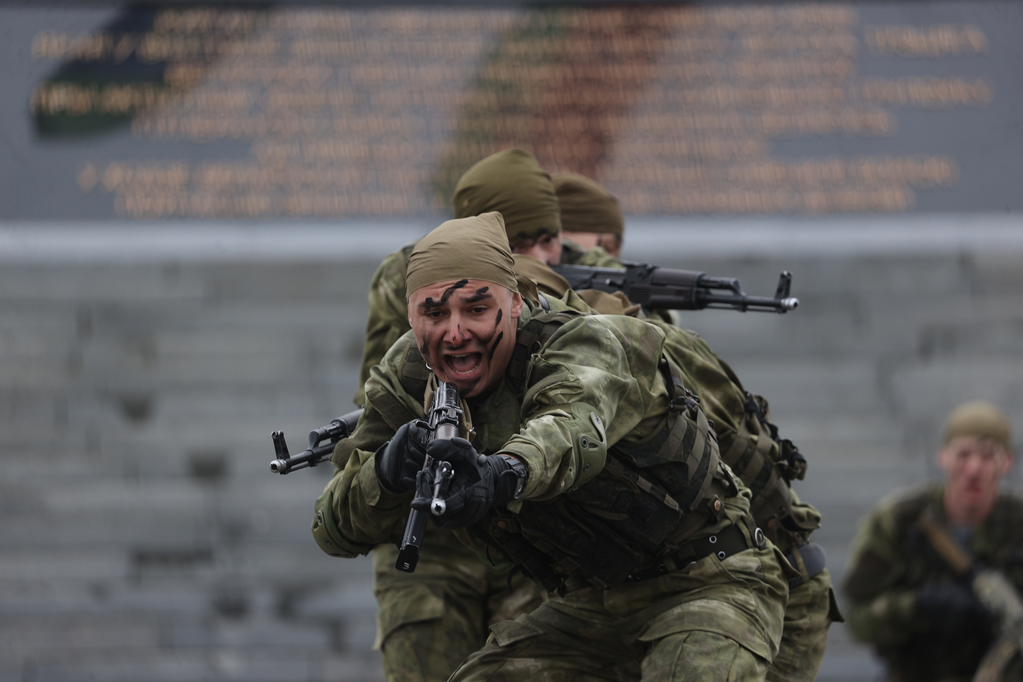 Михайло Самусь: Угруповання росіян на двох напрямках фактично вже в оточенні
